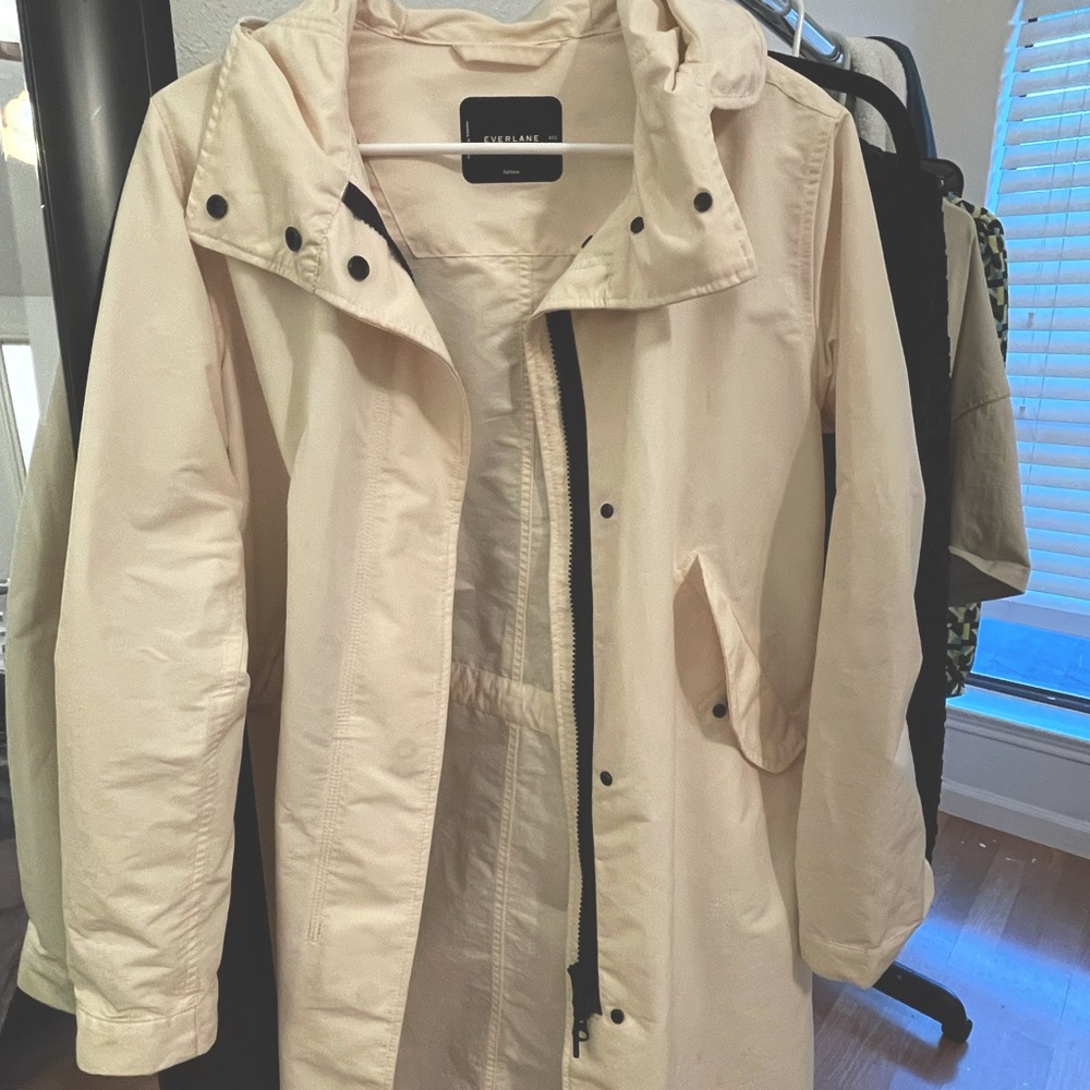 Stunning spring essential Everlane rain/trench coat xxs